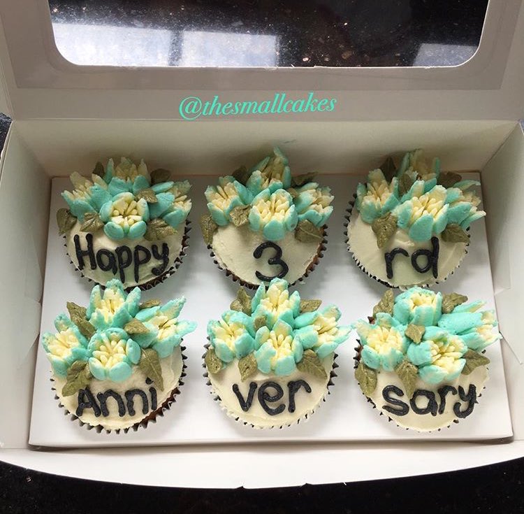 DianaKamalul's tweet photo. Hye! Im still taking cupcake orders ya! Dm or whatsapp 0172793053 to place your order! Follow @thesmallcakes on instagram 😂 #cupcakeorder https://t.co/jgrh1qDegk