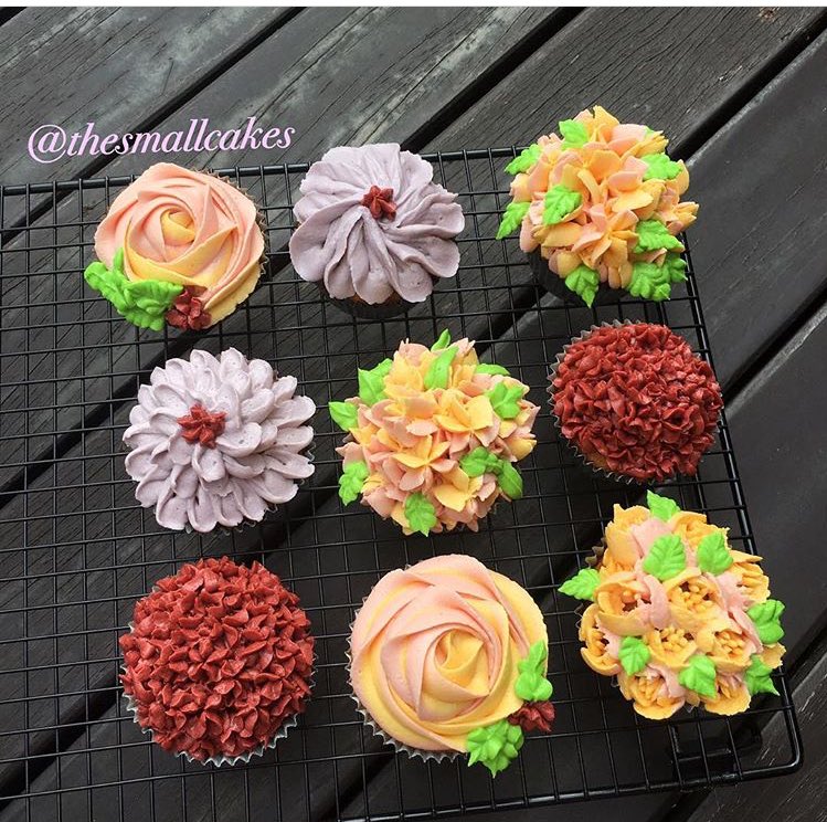 DianaKamalul's tweet photo. Hye! Im still taking cupcake orders ya! Dm or whatsapp 0172793053 to place your order! Follow @thesmallcakes on instagram 😂 #cupcakeorder https://t.co/jgrh1qDegk