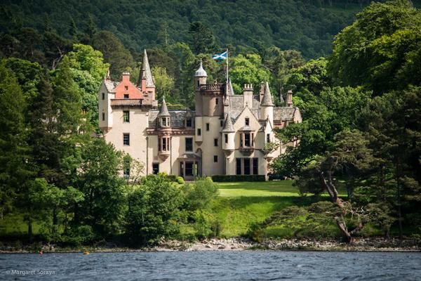 If you want to take your family somewhere really special, why not go for the one & only exclusive use castle on Loch Ness? #luxuryhometorent