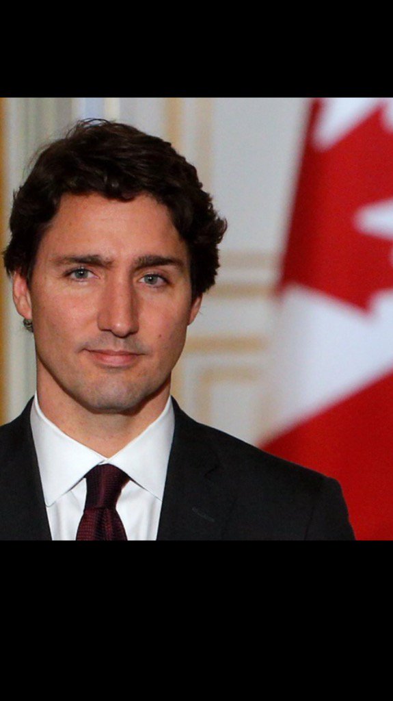 booboosbest's tweet photo. Get ready @JustinTrudeau Boo Boo's Best boosters dog and cat treats are coming to Canada ! @AvafinaPet https://t.co/GjS2tmkr8C