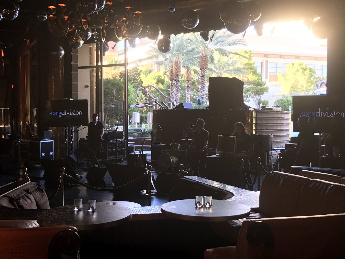 mpinikki's tweet photo. Getting warmed up &amp; setup for #RNDZ17 at @XSlasvegas - Part 1! https://t.co/lBr4QFS3JF