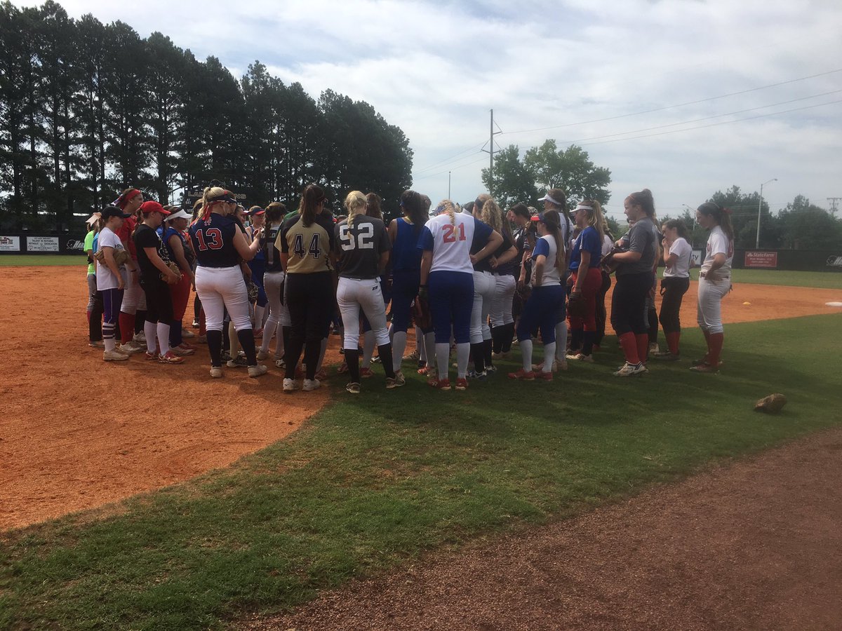 Harding_SB's tweet photo. Great camp!  Love the energy and effort displayed all week!  We also managed to save the bird's eggs that were laid on our warning track! https://t.co/I49jpgIDso