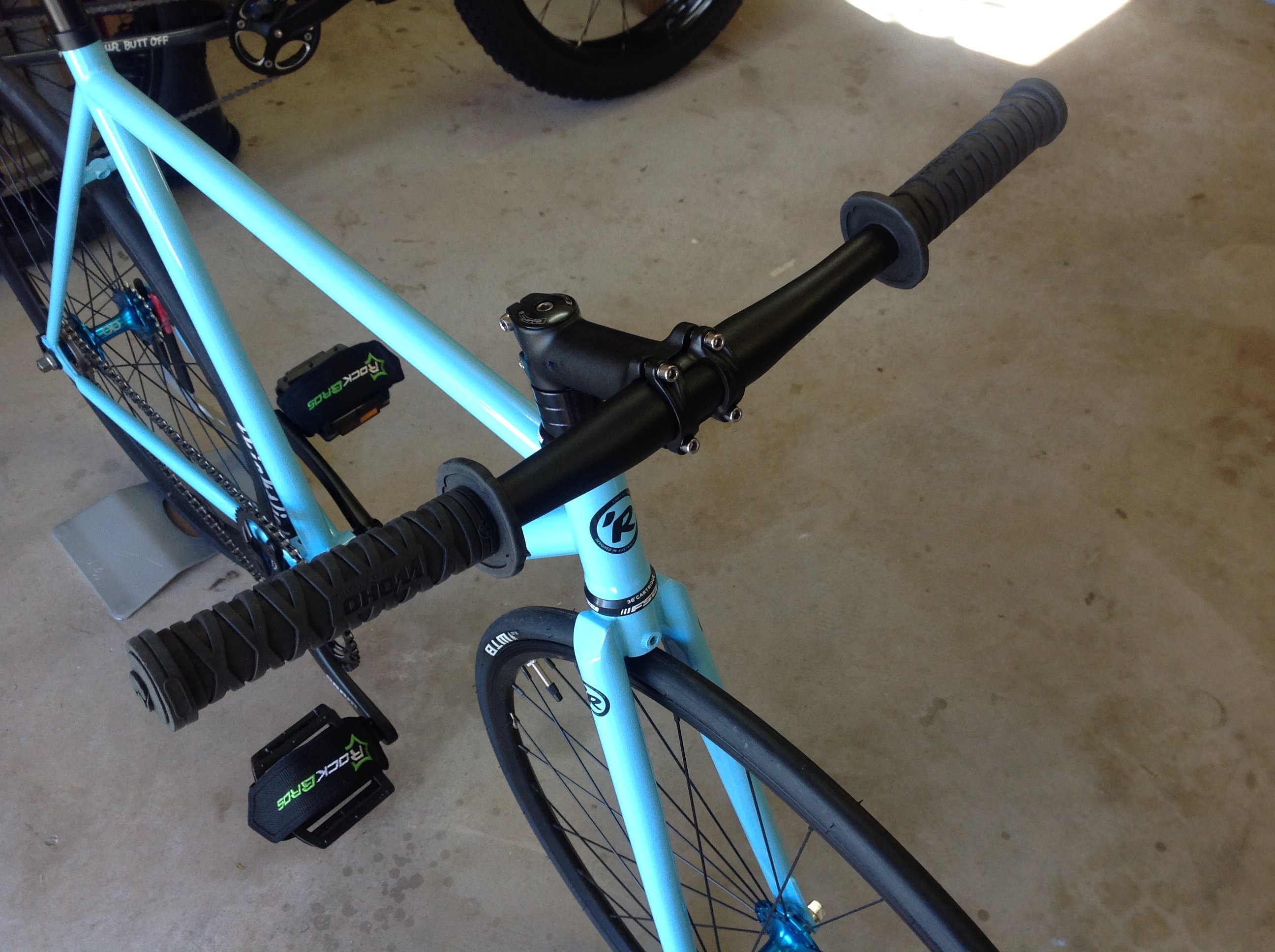 CanRdly Treadlies on X Sale Now CanrdlyT Flat Bar Blue Moon Sram fixie FSA flatbarbikes https t GiywbnKaEA X