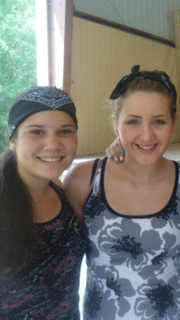 oliviaa_grace_'s tweet photo. @emmynicole1627 I found a cute one 😂 #gettingnostalgic https://t.co/AlrLRpipXv