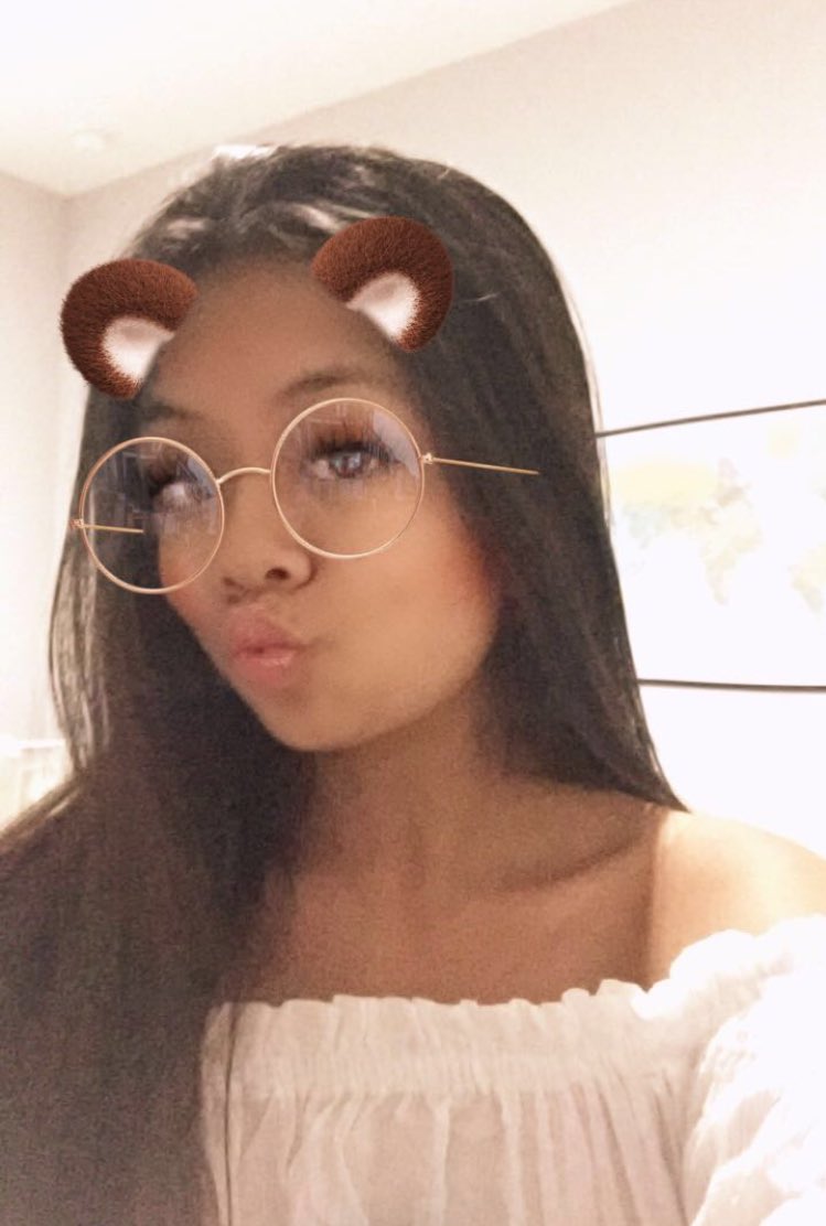 Ioveypjm's tweet photo. so my sc camera has been acting up all day and i couldn't get any selfies so i posted tbts but now it works so here #NationalSelfieDay https://t.co/HshryodTsK