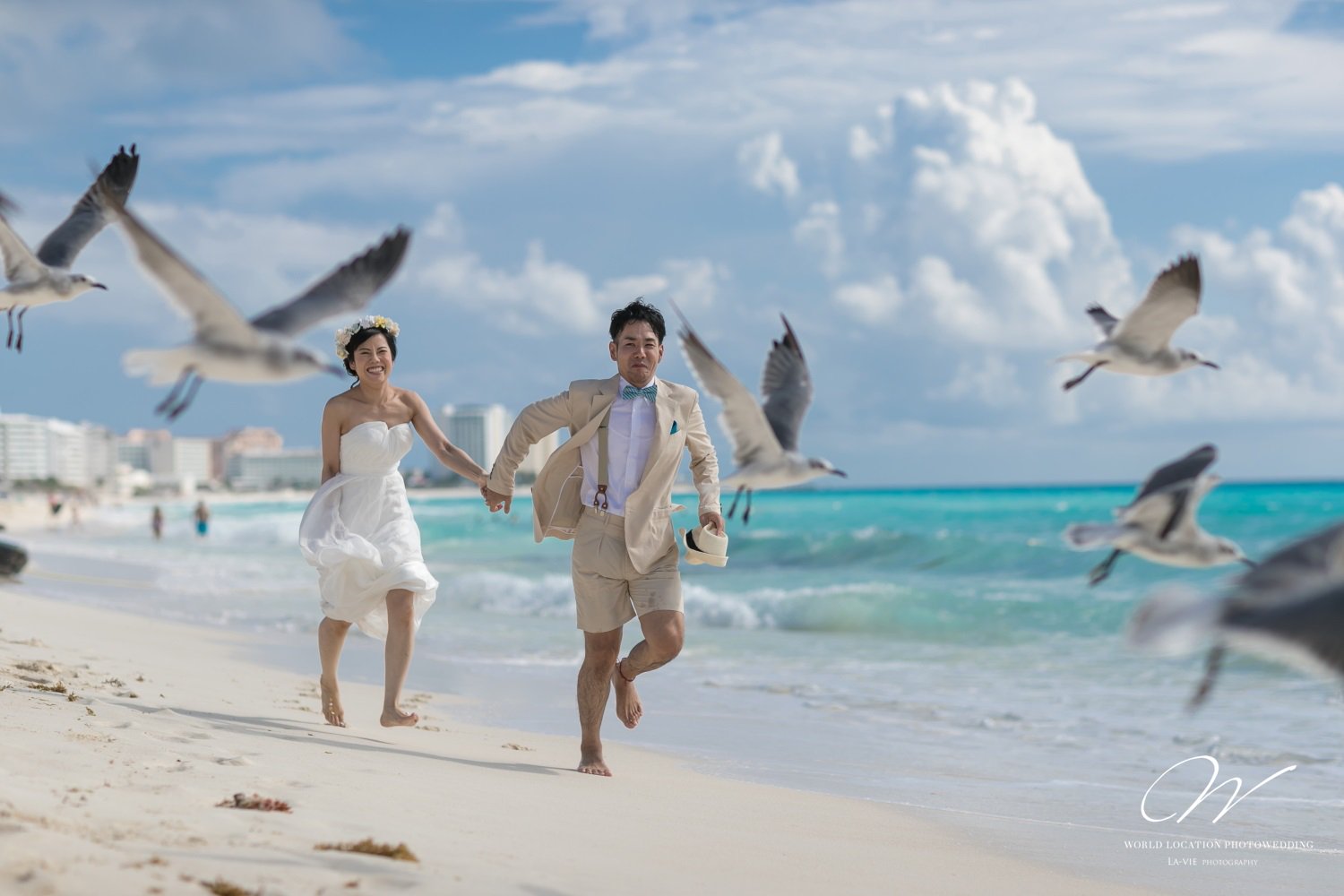 ラヴィファクトリー 結婚写真 前撮り Na Twitteru World Location Photowedding カンクン編 日本から飛行機 で約１３時間 真っ青な海 白い砂浜で人気のメキシコのリゾート カンクン ビーチ と絶景の ピンクレイク 世界には素敵な撮影ロケ地があります