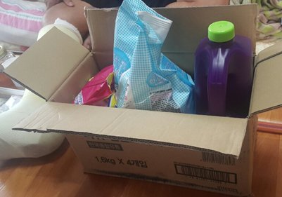 수정2권역(산성동복지회관)무한돌봄네트워크팀에서는 푸드뱅크 맛고구마, LG생활건강 후원 세탁세제(섬유유연제,가루세제 등)를 한부모가정, 저소득가정에 지원하였습니다. 생필품 구입비 절감으로 일상생활에 도움이 되었습니다.감사합니다!