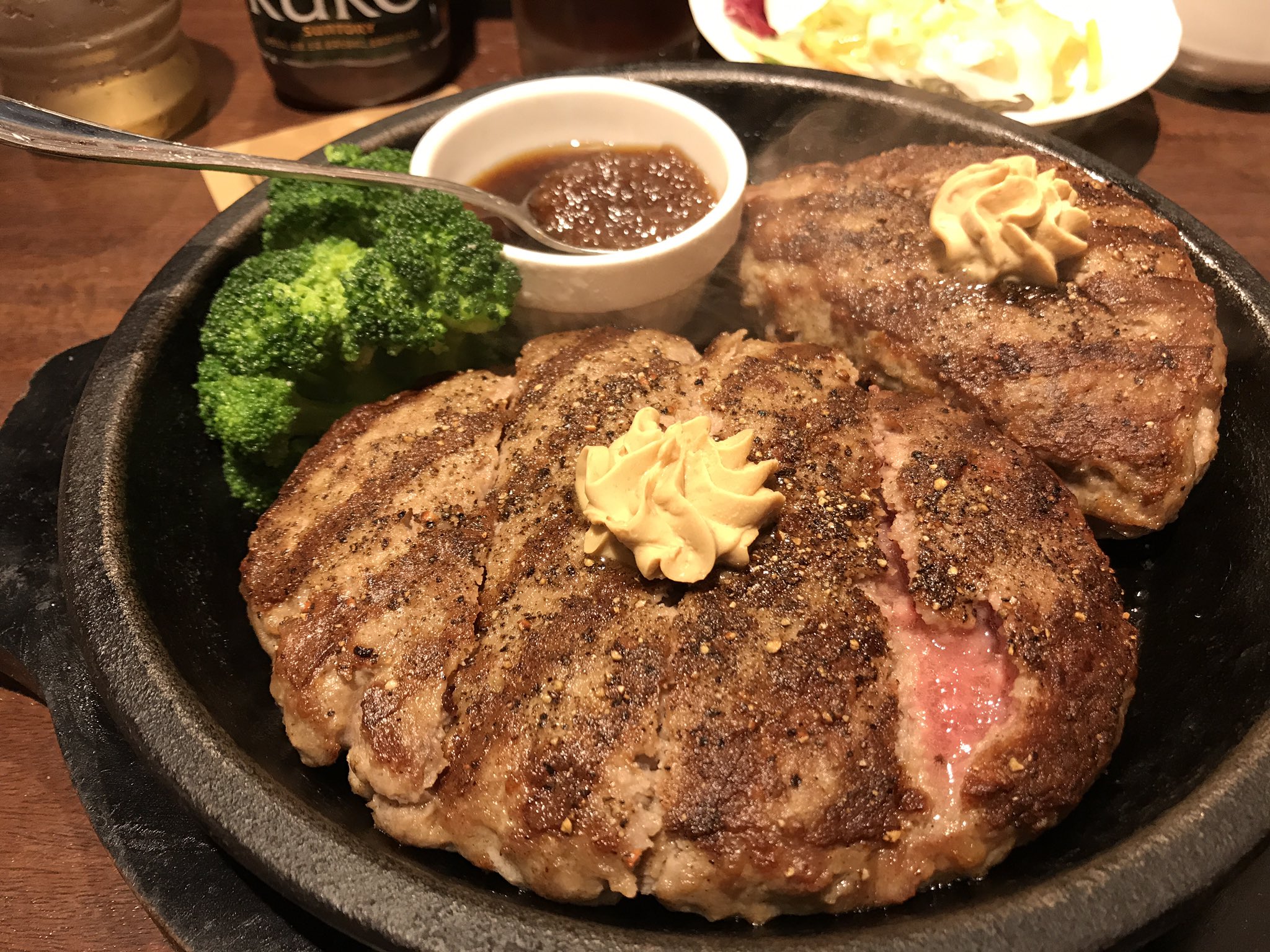 マサハル 本日のランチは ワイルドハンバーグ にトッピングハンバーグ追加で450g チェンジブロッコリーでライス抜き よく焼く前にステーキソースかけちゃったorz いきなりステーキ ワイルドハンバーグ Tpハンバーグ Chブロッコリー ライス抜き マサハル 本日のランチは ワイルドハンバーグ にトッピングハンバーグ追加で450g チェンジブロッコリーでライス抜き よく焼く前にステーキソースかけちゃったorz いきなりステーキ ワイルドハンバーグ Tpハンバーグ Chブロッコリー ライス抜き