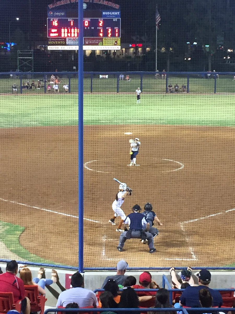 SelmaHSSoftball's tweet photo. Savannah Pena batting in the bottom of the 6th in the City/ County All-Star Game. County leads 4-1! https://t.co/824CMa5P74