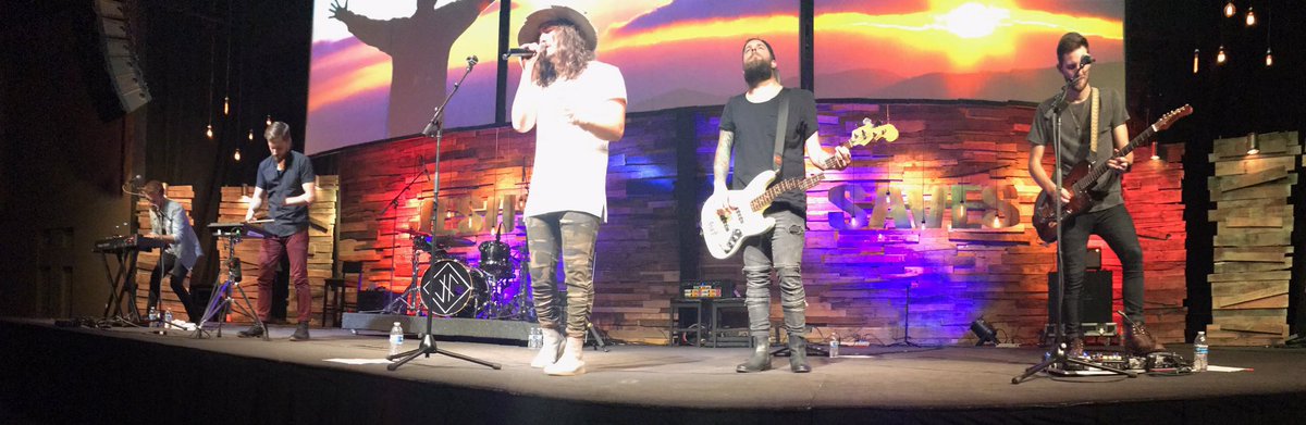 alyssashamus's tweet image. @jordan_feliz ; The gift you're giving this world is truly unparalleled ♡ You 5 make an exceptional team. #standupsitdown #seriously??! 😂🙌🏼