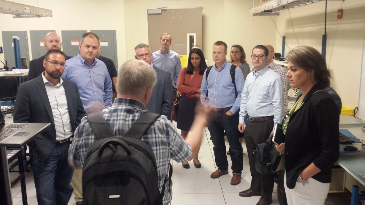 MyselfDharmesh's tweet photo. It was a pleasure to talk to DellEMC PreSales leaders about our SDx, HPC, Bus App, Data Analytics Ready Solutions at Austin Innovation Lab. https://t.co/PUw9d6Z2vA