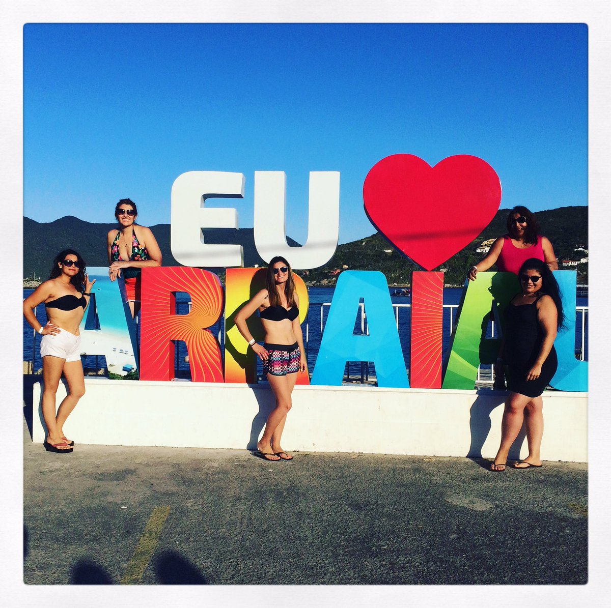paulypsps's tweet photo. Excelente experiencia con las amigas😍🇧🇷🏝✈️🍹💃🏻 https://t.co/aIoIsGI0ft