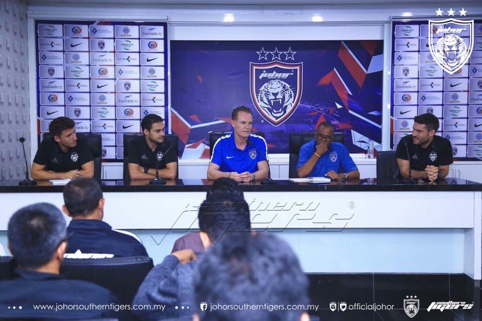 OfficialJohor's tweet photo. NEW JOHOR DARUL TA’ZIM ACADEMY COACH INTRODUCTION SESSION

Full article at https://t.co/lRu1DmPbyn https://t.co/ipjbS2C64d