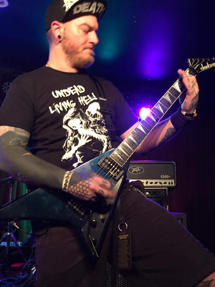 Rah doing his thing #metal #guitar #noonegetsoutalivetour #restingbitchface