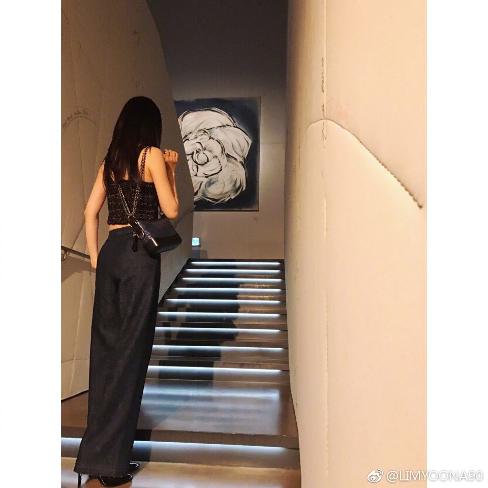 [PIC][21-06-2017]YoonA tham dự sự kiện "Chanel Mademoiselle Privé Exhibition Opening" vào chiều nay DC5up7uVYAAsvxC
