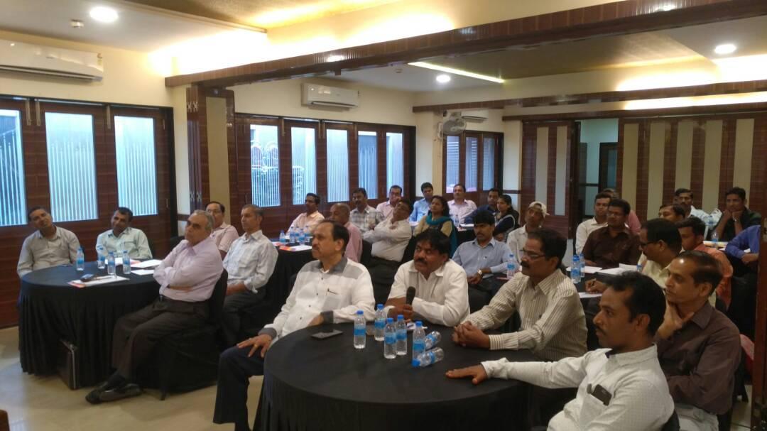 amitgrover2002's tweet photo. #aurangabad #ifa Equity Session with @ChudiwalJayesh #equitybazaar #idfcmf #learningbriefcase https://t.co/3pItII9oyX