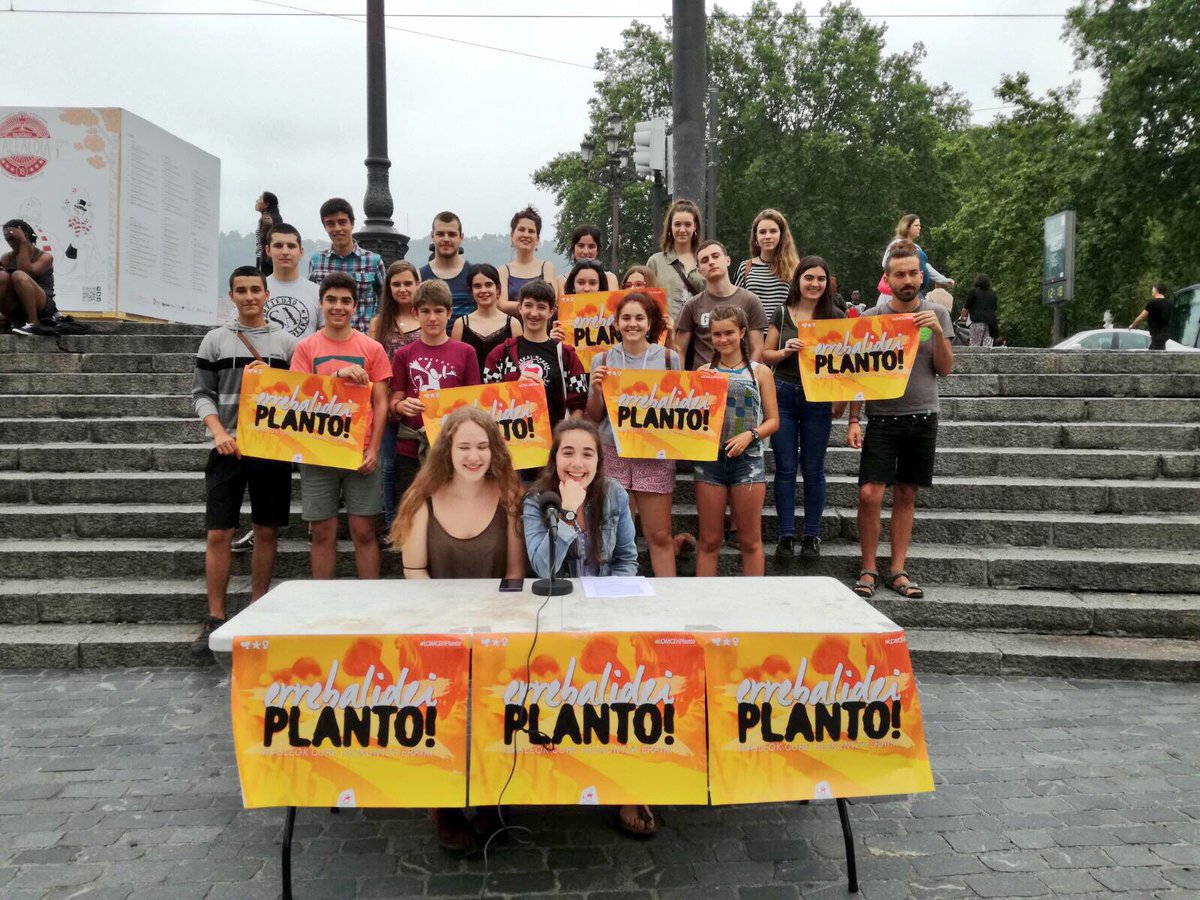 @topatu_eus <a href="/IAGasteiz/">Gasteizko IA</a> @Hezk_Topagunea <a href="/IAsakana/">Sakanako IA</a> @BidasoakoIA @IrunerrikoIA @IaBarakaldo <a href="/IATolosaldea/">IA Tolosaldea</a> @IABilbo <a href="/DonostiakoIA/">Donostiako Ikasle Abertzaleak</a> <a href="/LizarrakoIA/">Lizarraldeko IA</a> GUK EUSKAL ESKOLA NAZIONALA! GORA IKASLEON BORROKA!