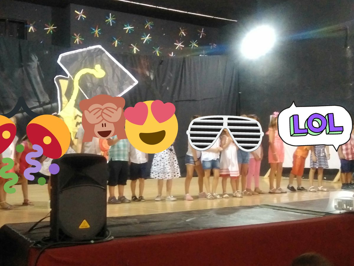 CraTajuna's tweet photo. Fiesta de graduación de 5 años y de 6° de primaria en #Orusco. #SeNosHacenMayores #FelicesVacaciones https://t.co/OJmpIj2COD