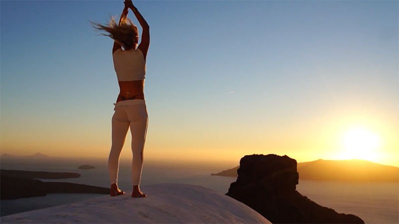 Yoga_Journal's tweet photo. Why #SunSalutations are so much more than a warm-up—they're a perfect, all-in-one practice. https://t.co/RIEaJO29MJ https://t.co/yuMtP3wAn7