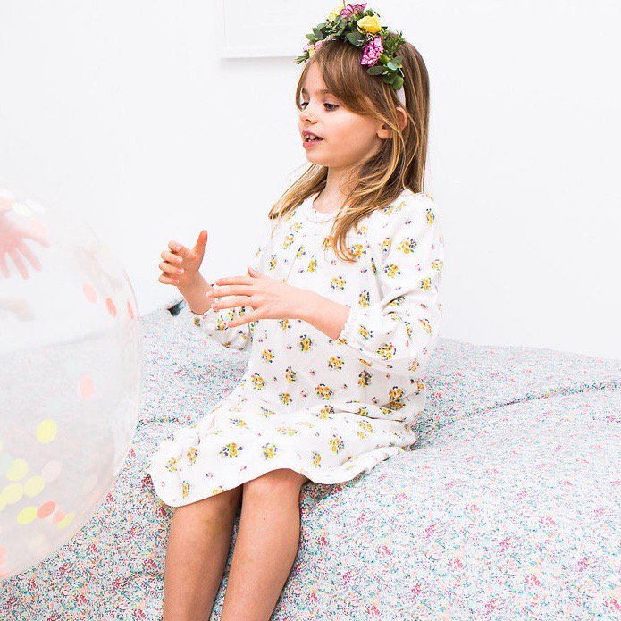 PoppyandHonesty's tweet photo. Got your flower crown ready for Glasto ?
#libertyprintbedding
#handmadebedding
#glastonbury2017
https://t.co/uwJGdPmHTI https://t.co/c3bpgVZjea