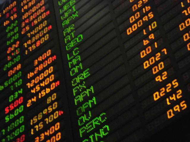 Zoomtrader_EN's tweet photo. To start trading choose what you wish to trade in and set a close time, with your estimation of whether the market price will move up/down. https://t.co/RtfkHCCSR1