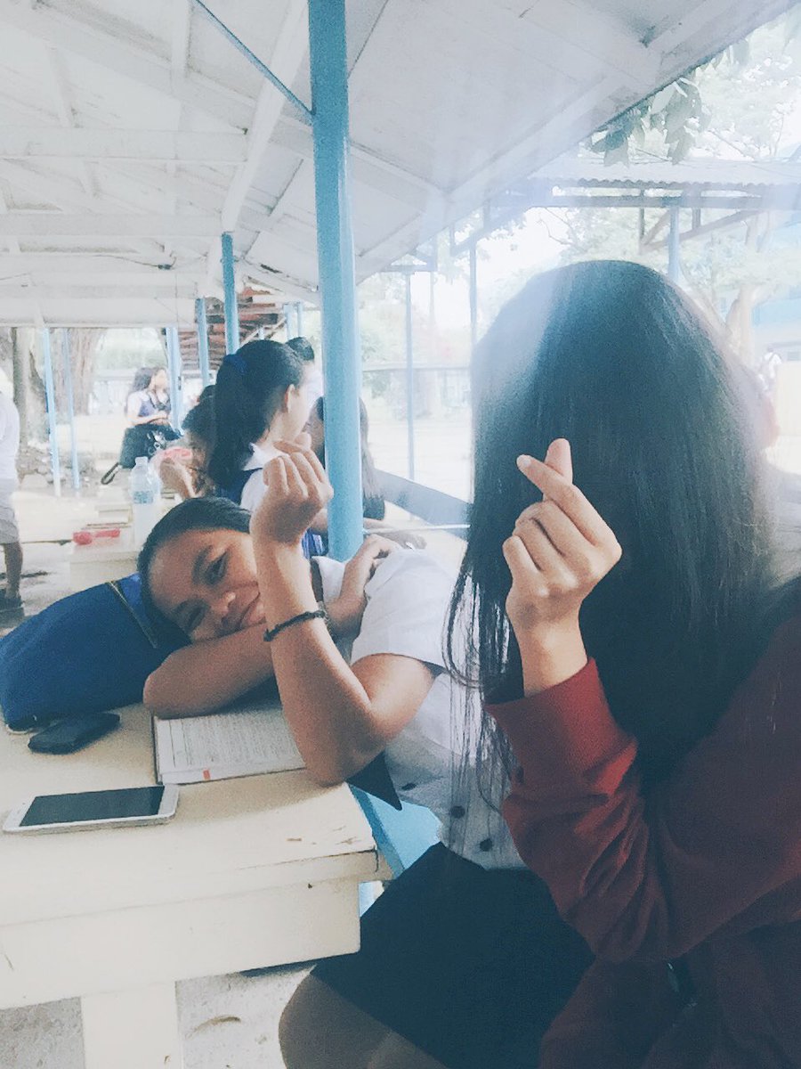 j_fhang's tweet image. With mah gals #School #VacantTime