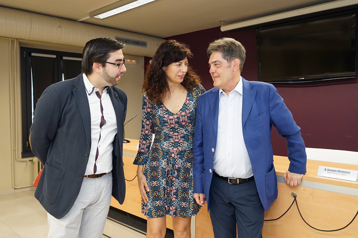 AyuntamientoVLL's tweet photo. #AnaRedondo, ha presentado hoy el #Convenio suscrito entre @AyuntamientoVLL y la Joven Orquesta Sinfónica de Castilla y León @JOSValladolid https://t.co/IUQsTVvFcu