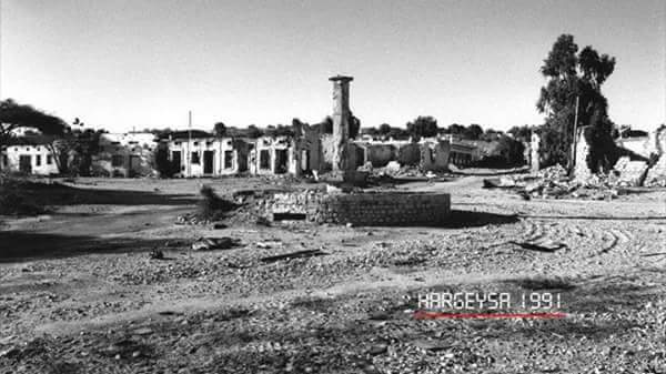 Kadarnouh's tweet photo. Hargeysa,the capital of #Somaliland  is safe, peaceful and growing rapidly since #Somalia 's collapse in 1991.
Pic 1991 and to day 2017 https://t.co/fg3xzS5jO0