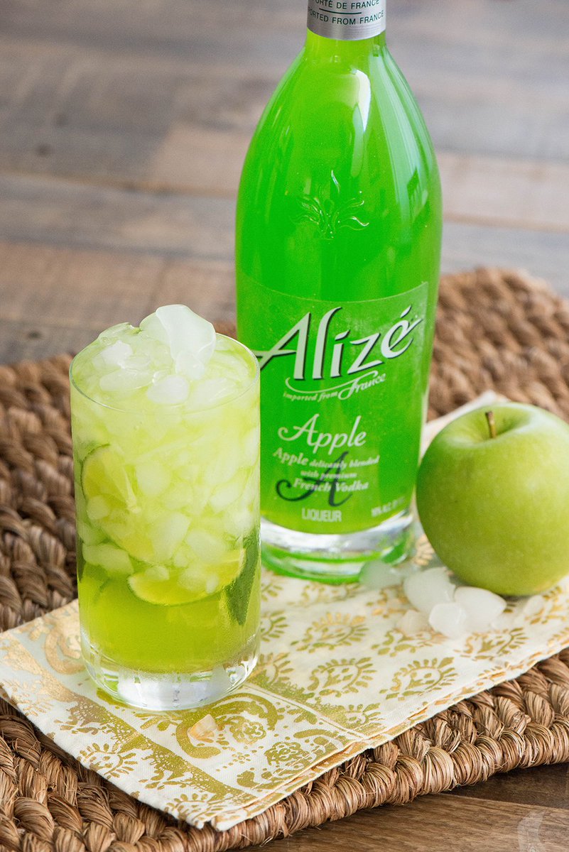 NibblesNFeasts's tweet photo. Summer is here! Keep cool w @AlizeInColor Apple and create an apple fizz! https://t.co/dfugUGP65O #ad #alizeincolor #alizeapple https://t.co/eVWI5aRrYW