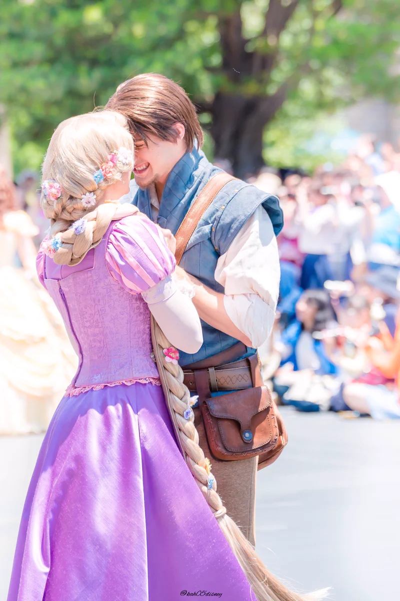 美しいプリンスとプリンセス！ディズニーランドは今、真実の愛が溢れてる！
