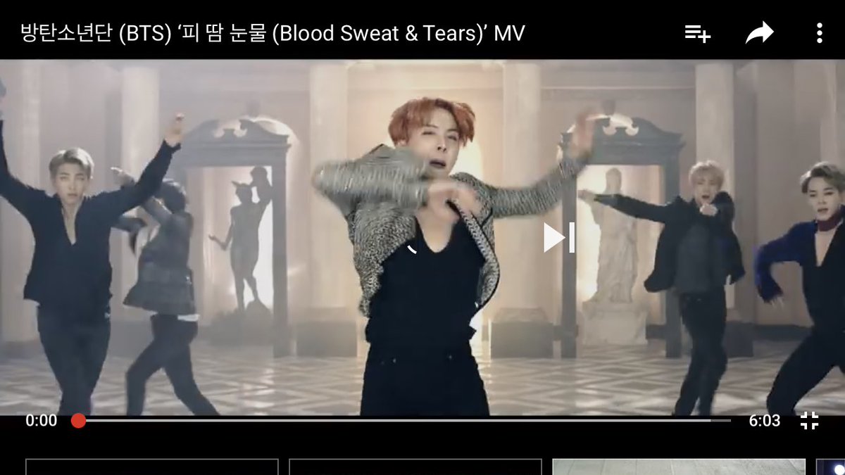 MirasolOkayThen's tweet photo. Stopped Blood, Sweat, and Tears at just the right spot 👌👌👌 Just look at them #bts #방탄소년단 https://t.co/q5BzOaVP4i