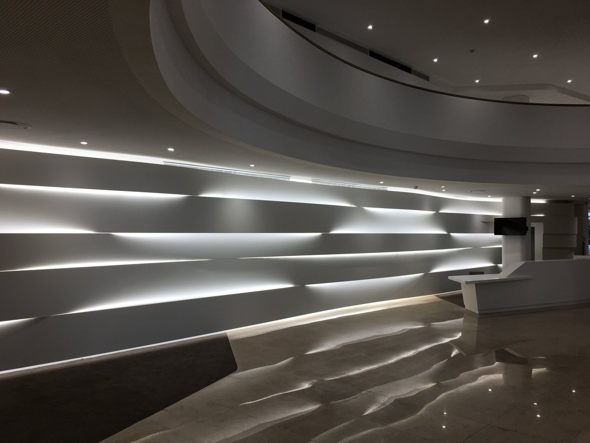 crea_diffusion's tweet image. Habillage mural et banque d'accueil Corian.
CHANTIER : Ilôt Fontenoy Ségur.
LIEU : Paris.
ACHITECTES : VINCI Construction.