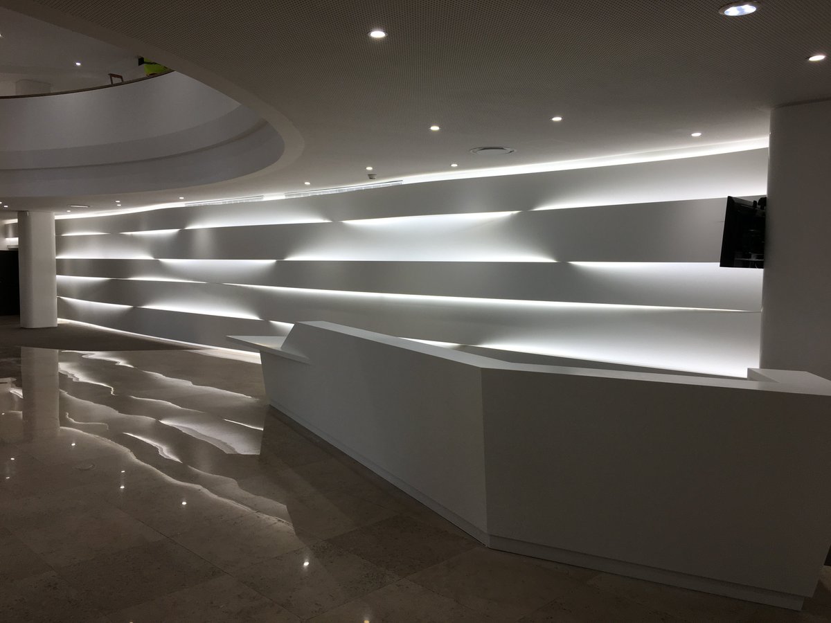 crea_diffusion's tweet image. Habillage mural et banque d'accueil Corian.
CHANTIER : Ilôt Fontenoy Ségur.
LIEU : Paris.
ACHITECTES : VINCI Construction.