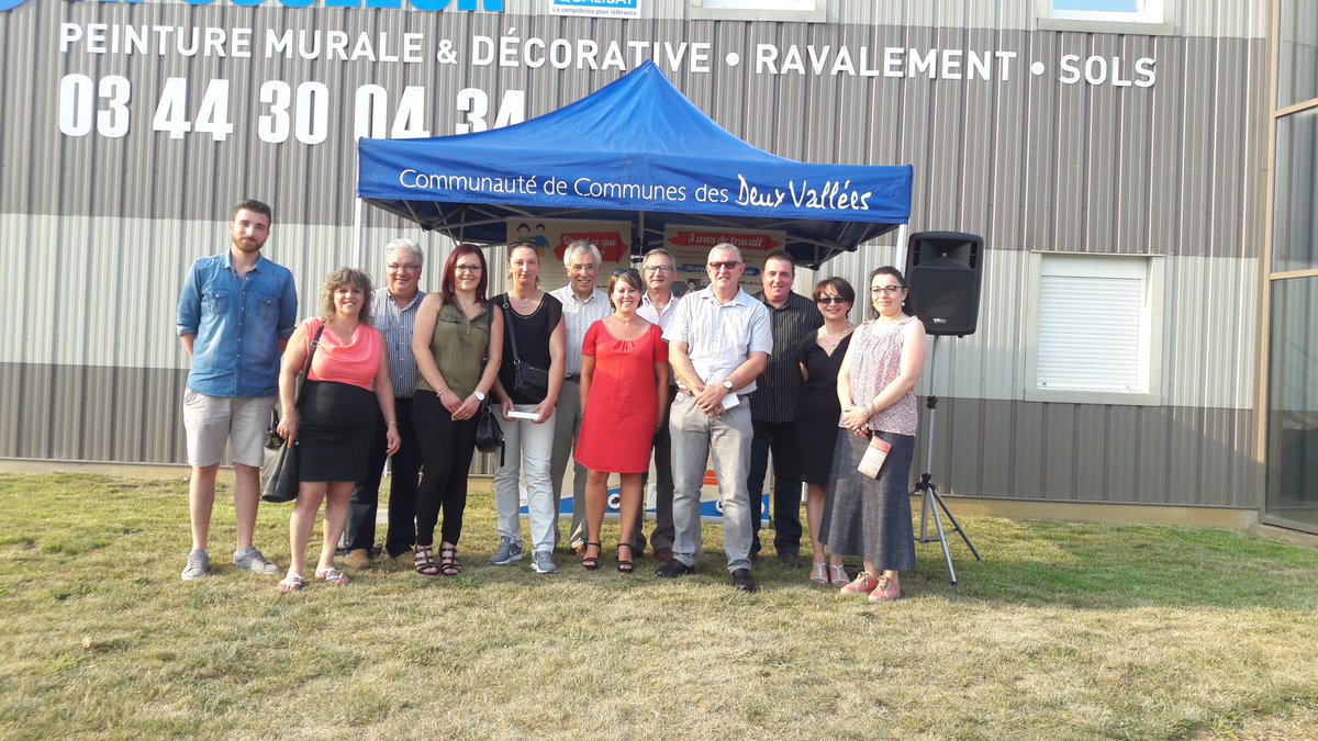 Félicitation aux 11 nouveaux entrepreneurs mis à l’honneur par @comCC2V lors de la soirée annuelle des créateurs. #creation #reprise #prêt