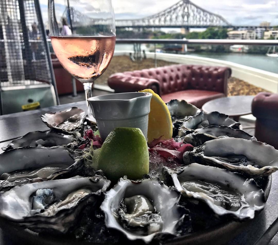 visitbrisbane's tweet image. Good food, great company, amazing vistas - fine dining with a view 👉 bit.ly/2sDwTXb 📸IG @brisgramer #oysters #datenightideas