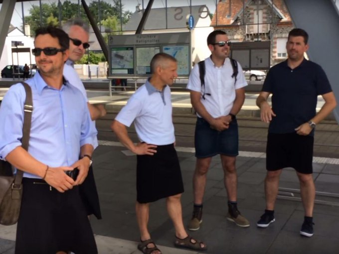 ヨーロッパでスカート姿の男性が続出 その意外な理由とは ついラン