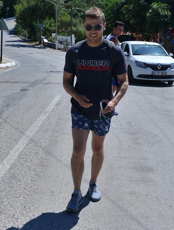 Tolga Sarıtaş #Yeni 😍 <a href="/tolgasaritas/">Tolga Sarıtaş</a>