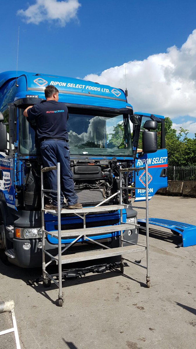 AutoscreenUK's tweet photo. New #windscreen for Ripon Select Foods 👍🏻 We don't just replace windows on cars, though we've never worked on an aeroplane!  #NorthEast 😊 https://t.co/n8ZYZ1urU2