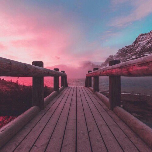 captivityx's tweet photo. sunsets and you https://t.co/185wJ8VH94
