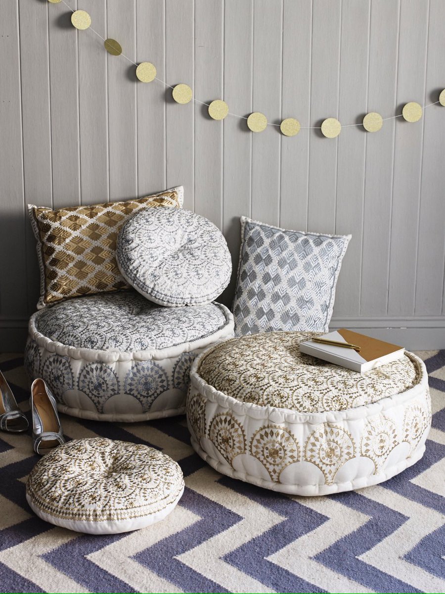 Cool and chic! Adding a dash of metallics in your home is always a good idea.