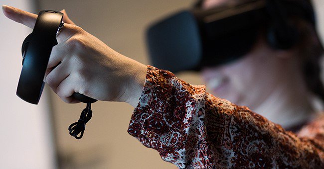 DelConUS's tweet photo. Are #augmentedreality and #virtualreality more than just a gimmick? Find out in our blog post:  https://t.co/0d6783E5Lz https://t.co/jcJnI5LwOr