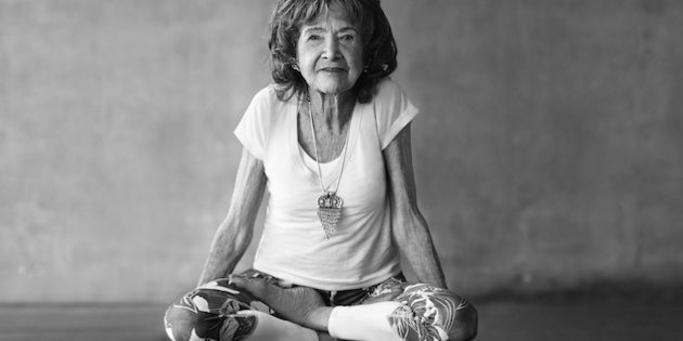 asanamind's tweet photo. A sus 98 años @Taoporchonlynch fue declarada la instructora de #yoga más anciana del mundo.
@Yoga_adictos @Yogaenred
https://t.co/bJT9xhTTol https://t.co/0cEKJShtRg