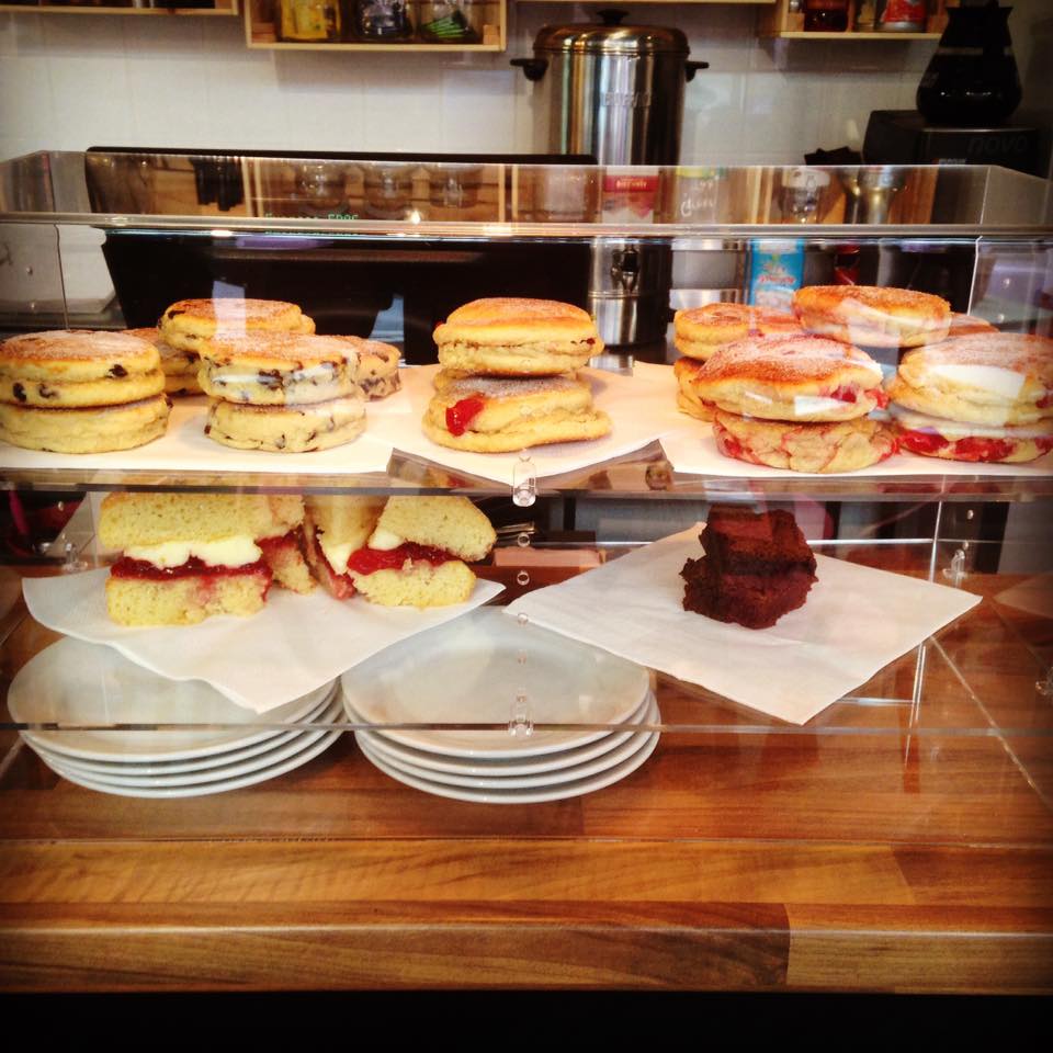 servinis_CF10's tweet photo. What a day yesterday #RobbieWilliams - we are re-stocked and raring to go again today, so pop in for the best all-day breakfasts in town https://t.co/rdfoodvSiI