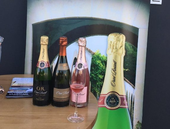 Tast de caves a l'Enoteca La Central. Comencem a escalfar motors per a la #revetlla de #SantJoan amb #cava! #oriolrossell
