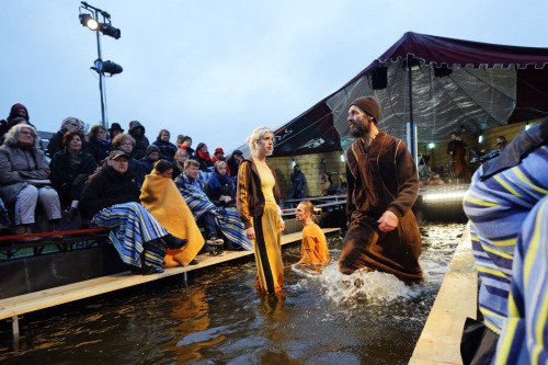 Dit weekend: Valkhof <a href="/TheaterAvenue/">TheaterAvenue</a>. Hoogtepunt is de voorstelling Lampedusa, muziektheater over schipbreukelingen. bit.ly/VTAlampedusa