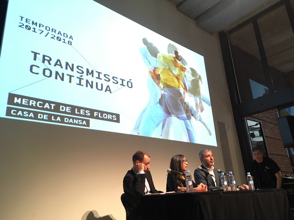 mercatflors's tweet photo. Comença RdP presentació temp. 17-18 del Mercat i del projecte de la nova directora, Àngels Margarit #MercatFlors1718 https://t.co/GiNXALcRvH