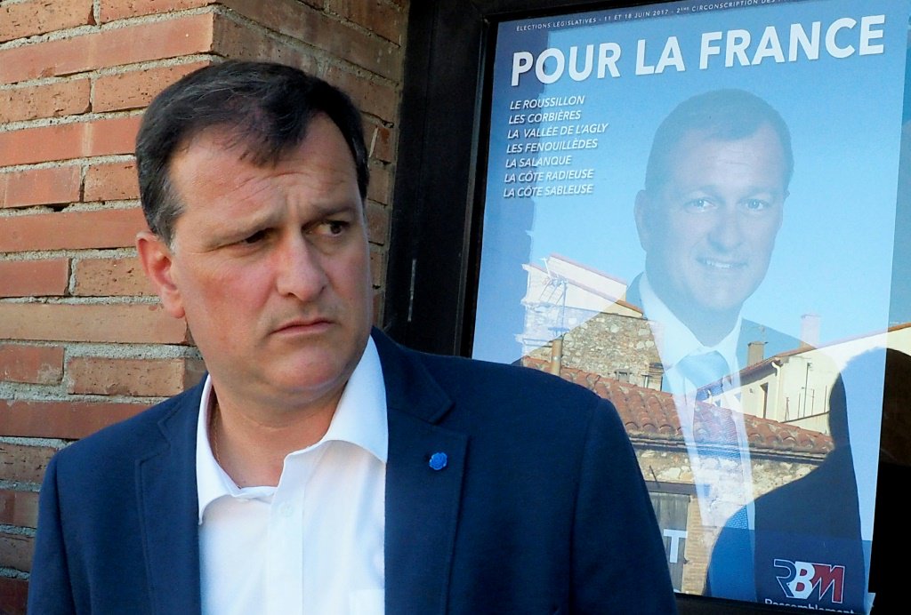 LeBoubouDuNet☤🇫🇷🇪🇺 (@BouledogueDuNet) on Twitter photo 22/06/2017 03:49:18 Simplet refuse d'aller voir les flics. #RemettreLaFranceEnOrdre #AuNomDuPeuple #FHaine #Toussa Simplet refuse d'aller voir les flics. #RemettreLaFranceEnOrdre #AuNomDuPeuple #FHaine #Toussa