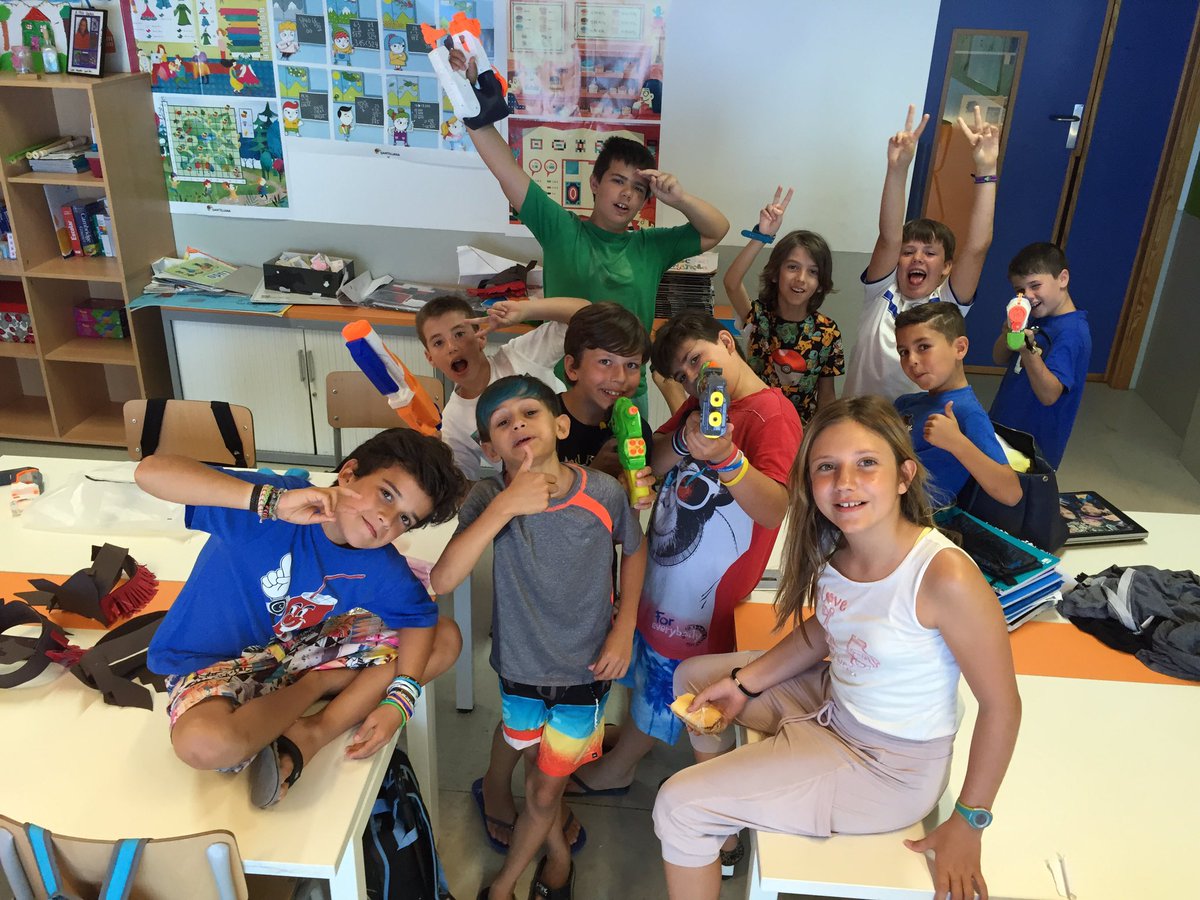 GemmaPrezSchez's tweet photo. Combatimos la ola de calor? @Novaschool_Ben tiene una fórmula perfecta y divertida! Este equipo ya està preparado! https://t.co/2jCkJyCXDP