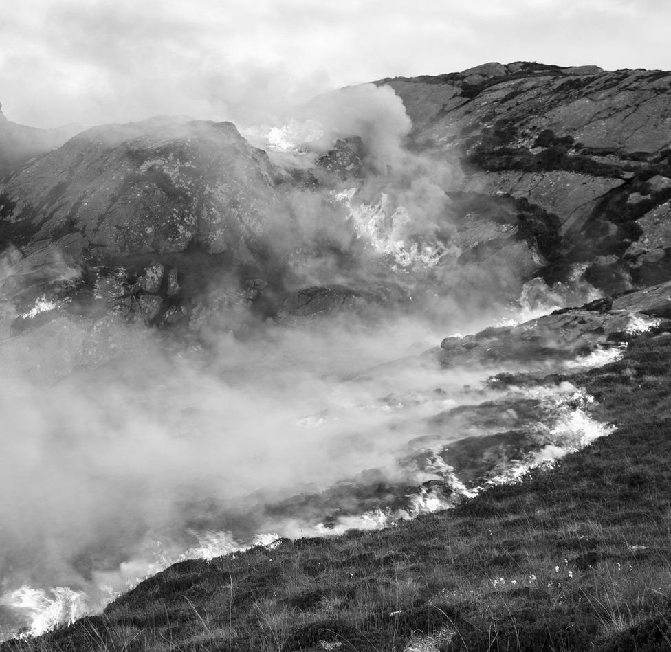 mixdevil66's tweet photo. The romanticism of the #Scottish #wilderness, by @KevPPhoto https://t.co/jscSLqKKXI #photography #TaneraMor #IslandLife https://t.co/b43lo8LdZw