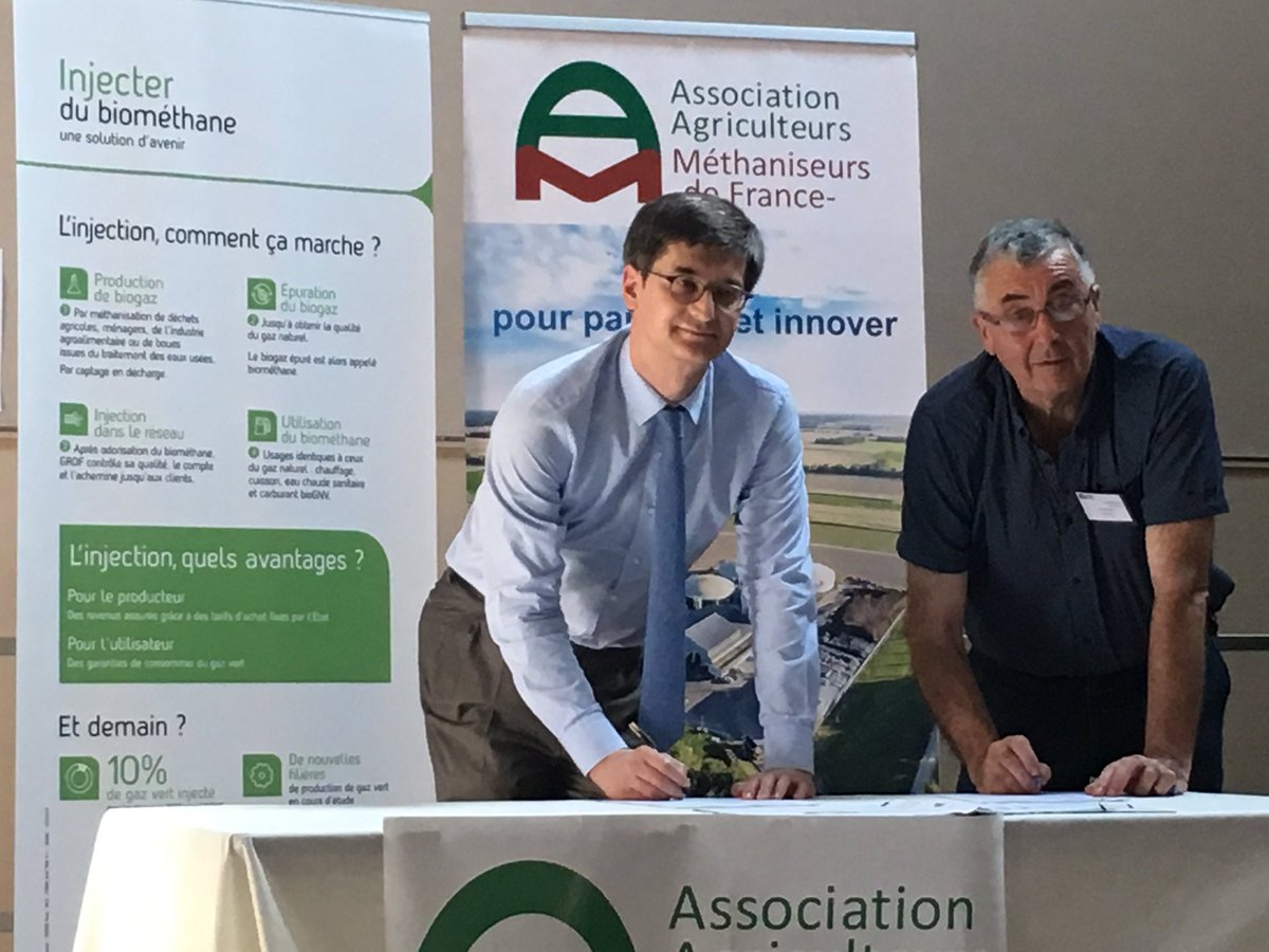 FWintenberger's tweet photo. Signature convention @AssociationAAMF et @GRDF, pour soutenir la dynamique  du biomethane injecté #GRDF #biomethane #economiecirculaire https://t.co/xbXLN6AIhb